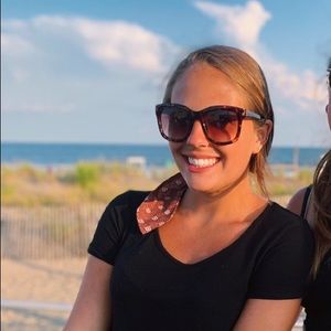 Meet your Posher, Julia